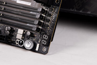 ASUS ROG Crosshair X870E HERO 80 POST LEDs