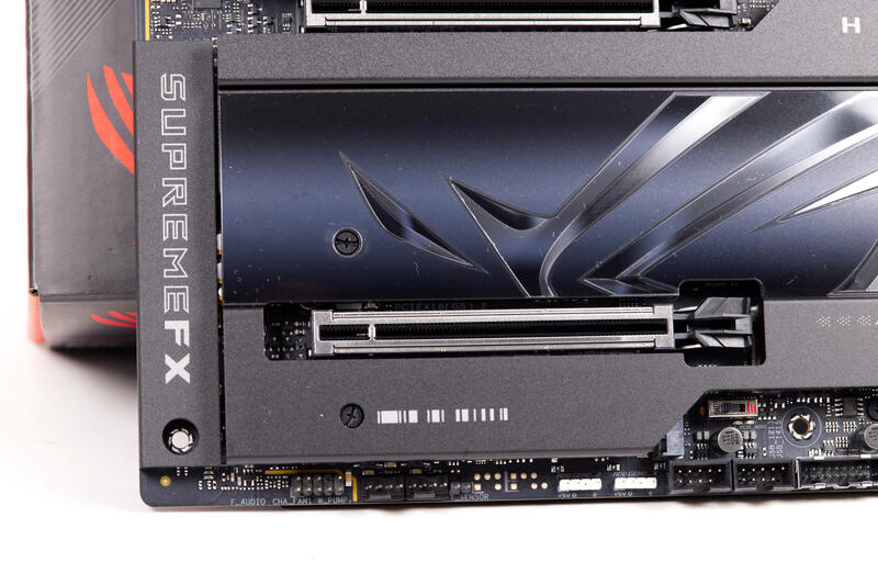 ASUS ROG Crosshair X870E HERO HEADER Anschlüsse unten