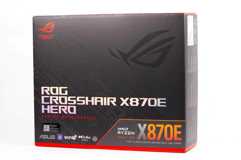 ASUS ROG Crosshair X870E HERO Verpackung