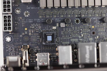 ASUS ROG Crosshair X870E HERO ASmedia ASM4242