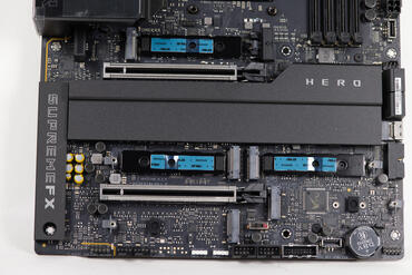 ASUS ROG Crosshair X870E HERO NVMe Slots