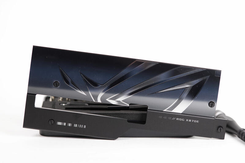 ASUS ROG Crosshair X870E HERO ROG NVMe Kühler