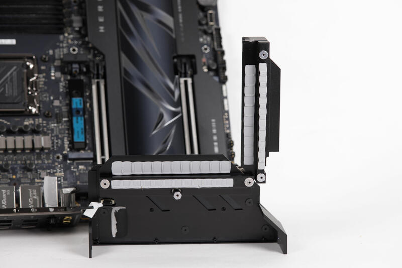 ASUS ROG Crosshair X870E HERO SpaWa Kühler