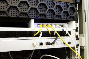 19 Zoll BRUSH PANEL 1U GREY AK 1101 S (AK 1101 S)