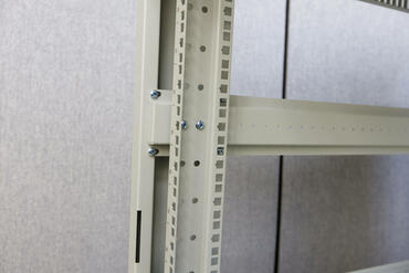 Lanberg Homelab Server RACK Aufbau Crossbars