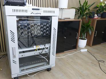 Homelab Server Rack im Test - Lanberg RACK CABINET 19" FREE-STANDING 15U/600X800