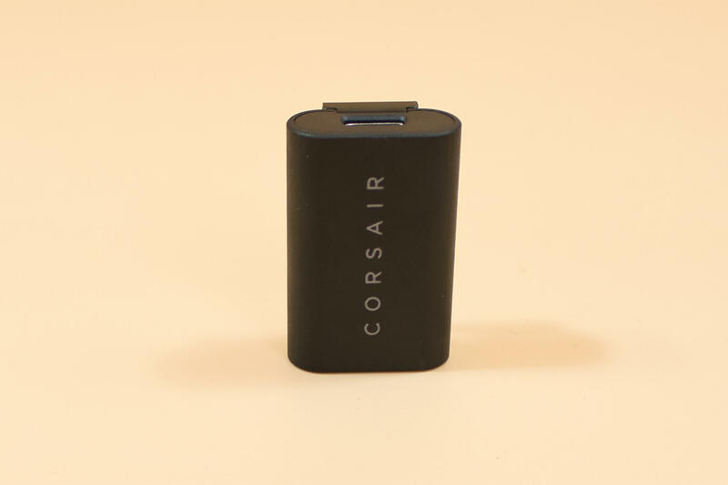 Corsair Sabre V2 Pro Dongle Frontansicht