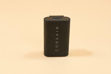 Corsair Sabre V2 Pro Dongle Frontansicht