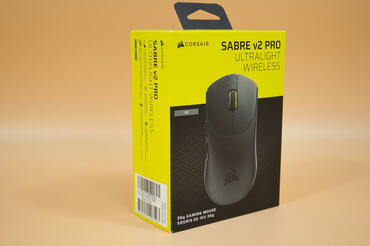 Corsair Sabre V2 Pro Verpackung schräg seitliche Ansicht