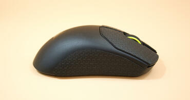 Corsair Sabre V2 Pro Seitenansicht mit Grip Tape rechts