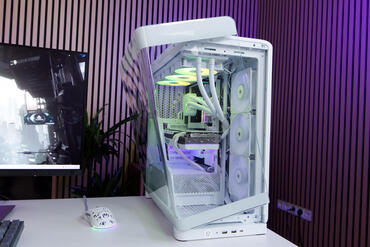 Corsair FRAME 4500X RSR ARGB Glaspanel abnehmen