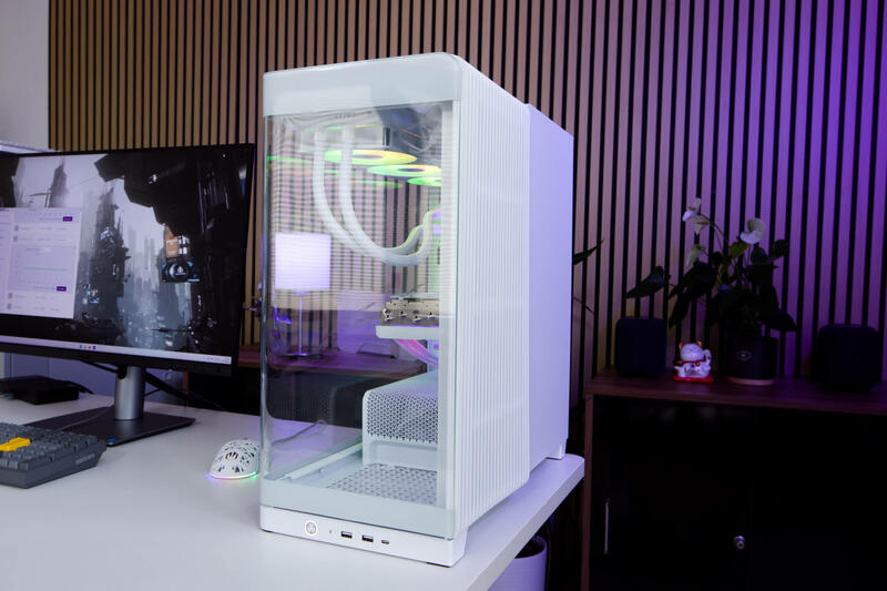 Corsair FRAME 4500X RSR ARGB seitlich