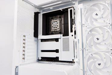 Corsair FRAME 4500X RSR ARGB Mainboardmontage