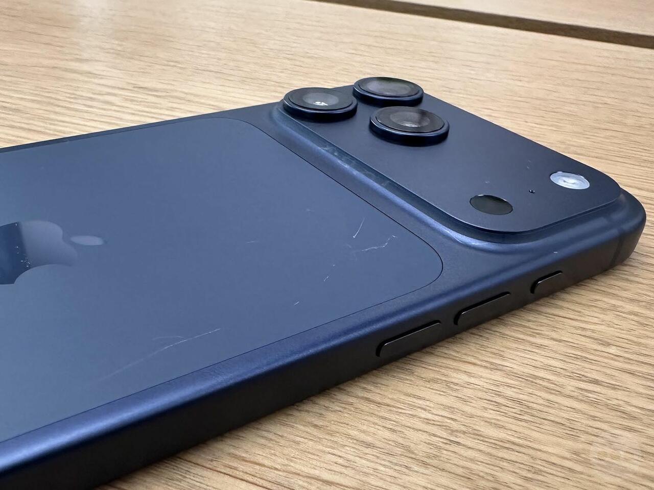 iPhone 17 Pro Oberfläche zerkratzt 2  Bild © Consomac