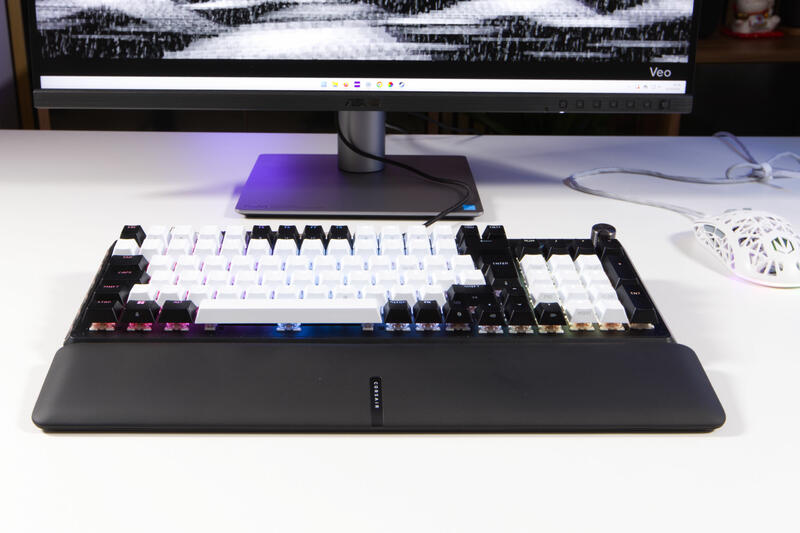 Corsair VANGUARD 96 mit Handballenauflage Corsair VANGUARD 96 mit Handballenauflage