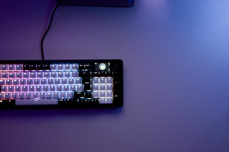 Corsair VANGUARD 96 RGB und Display Corsair VANGUARD 96 RGB und Display