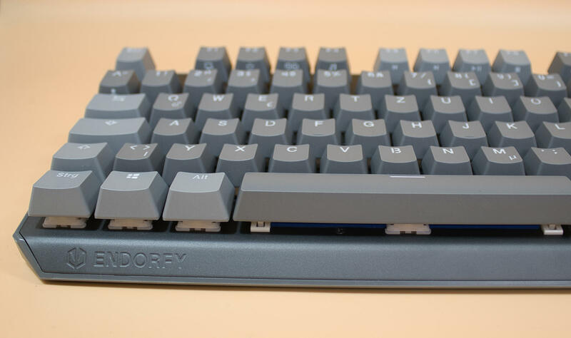 Endorfy Thock v2 Detail Firmenlogo und linke Seite