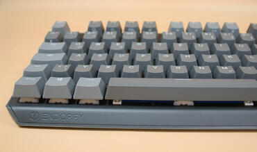 Endorfy Thock v2 Detail Firmenlogo und linke Seite