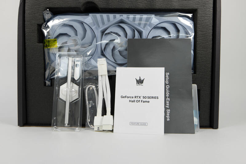 KFA2 GeForce RTX 5070 Ti HOF Gaming Lieferumfang KFA2 GeForce RTX 5070 Ti HOF Gaming Lieferumfang