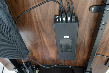 Flexispot e7plus Steuergerät mit Kabelkanal links