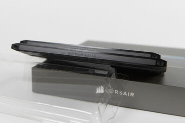 Corsair Dominator Titanium RGB DDR5 6000 Aufschrift oben Corsair Dominator Titanium RGB DDR5 6000 Aufschrift oben