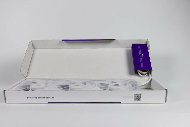 NZXT F360X Verpackung innen NZXT F360X Verpackung innen