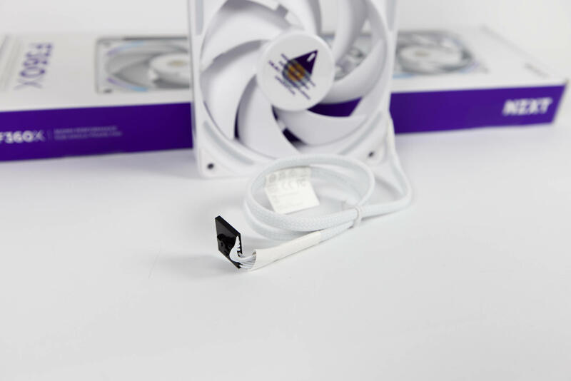 NZXT F360X Anschluss NZXT F360X Anschluss