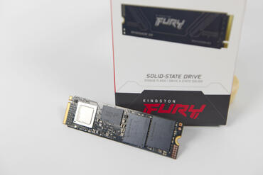 Kingston FURY Renegade G5 Micron 4ZB75 D8CSC Kingston FURY Renegade G5 Micron 4ZB75 D8CSC