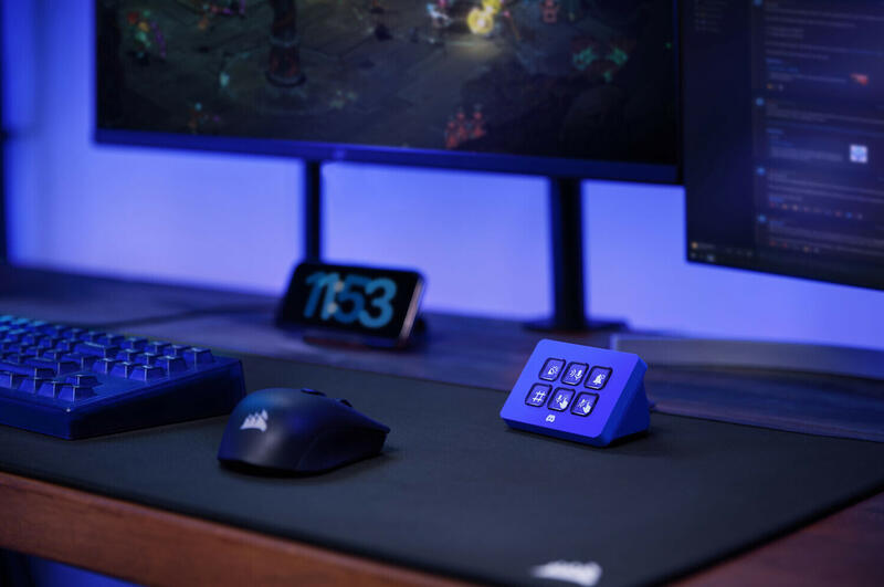 Stream Deck Mini Discord Edition auf dem Tisch Stream Deck Mini Discord Edition auf dem Tisch