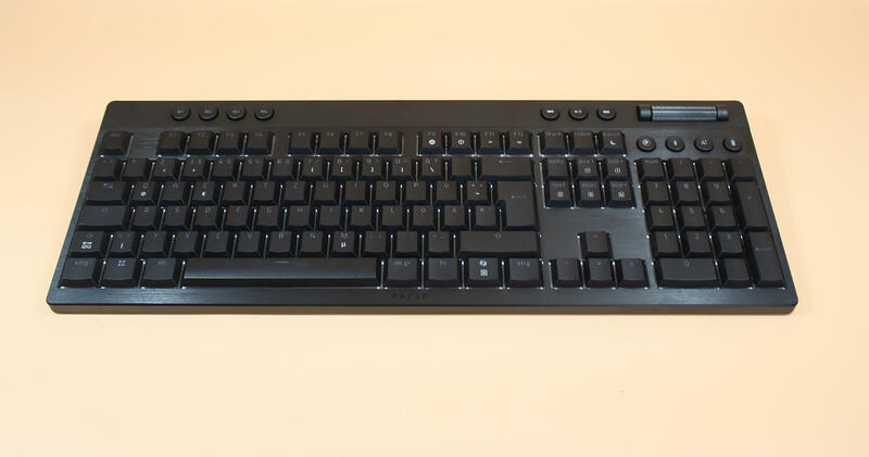 Razer BlackWidow V4 Low-Profile HyperSpeed Test/Review Razer BlackWidow V4 Low-Profile HyperSpeed Test/Review