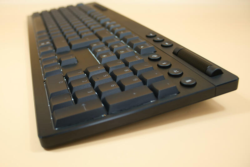 Black Widow v4 low Profile Tastatur Seitenansicht Numpad Black Widow v4 low Profile Tastatur Seitenansicht Numpad