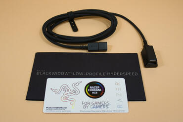 Black Widow v4 low Profile Tastatur Lieferumfang