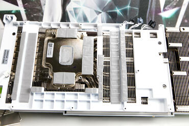 KFA2 GeForce RTX 5070 Ti HOF Kühler Base KFA2 GeForce RTX 5070 Ti HOF Kühler Base