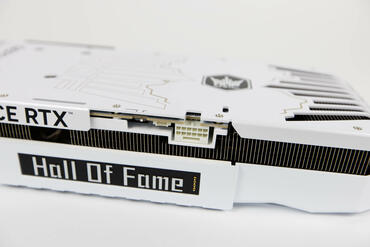 KFA2 GeForce RTX 5070 Ti HOF 12V 2x6 Anschluss KFA2 GeForce RTX 5070 Ti HOF 12V 2x6 Anschluss