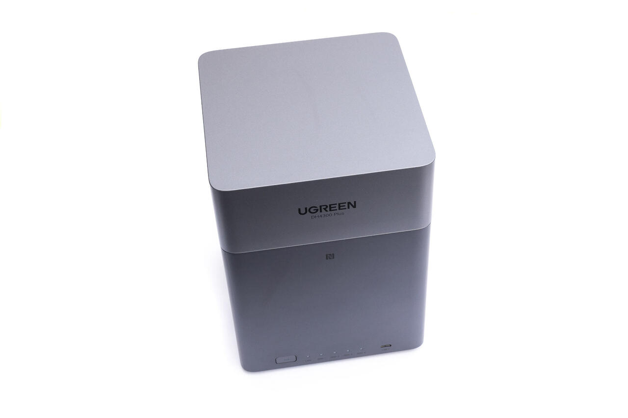 UGREEN DH4300 Plus Anschlüsse vorderseite  Bild © PCMasters.de