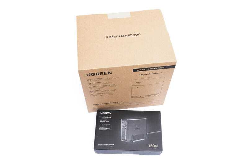 UGREEN DH4300 Plus USV 120w Verpackung UGREEN DH4300 Plus USV 120w Verpackung