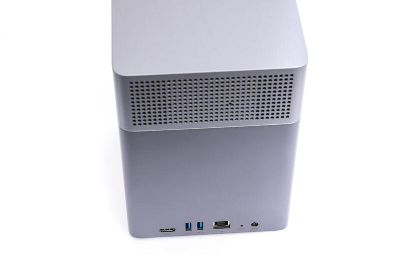UGREEN DH4300 Plus Anschlüsse rückseite UGREEN DH4300 Plus Anschlüsse rückseite