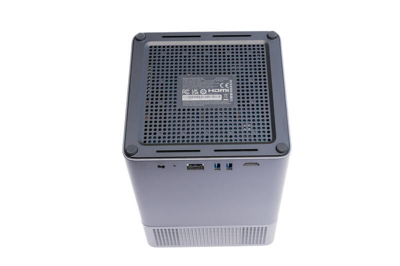 UGREEN DH4300 Plus Unterseite UGREEN DH4300 Plus Unterseite