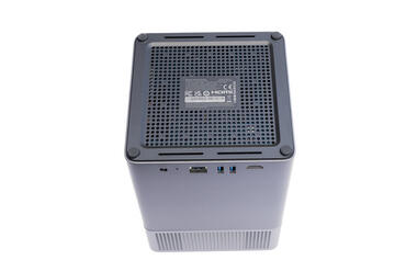 UGREEN DH4300 Plus Unterseite