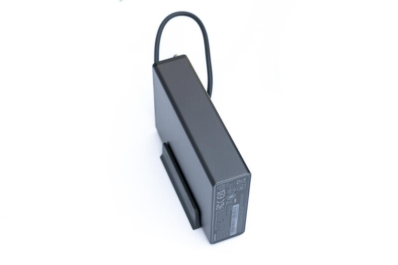 UGREEN 120w usv overview2 UGREEN 120w usv overview2