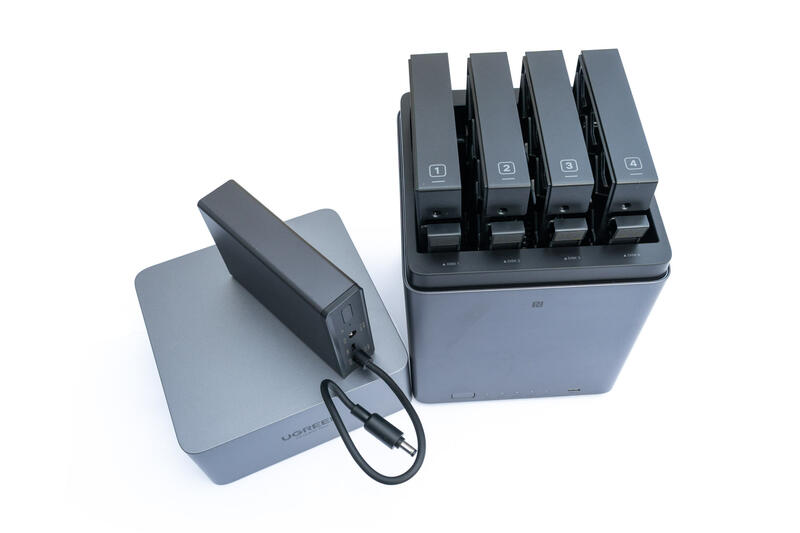 UGREEN DH4300 Plus 120w usv overview UGREEN DH4300 Plus 120w usv overview