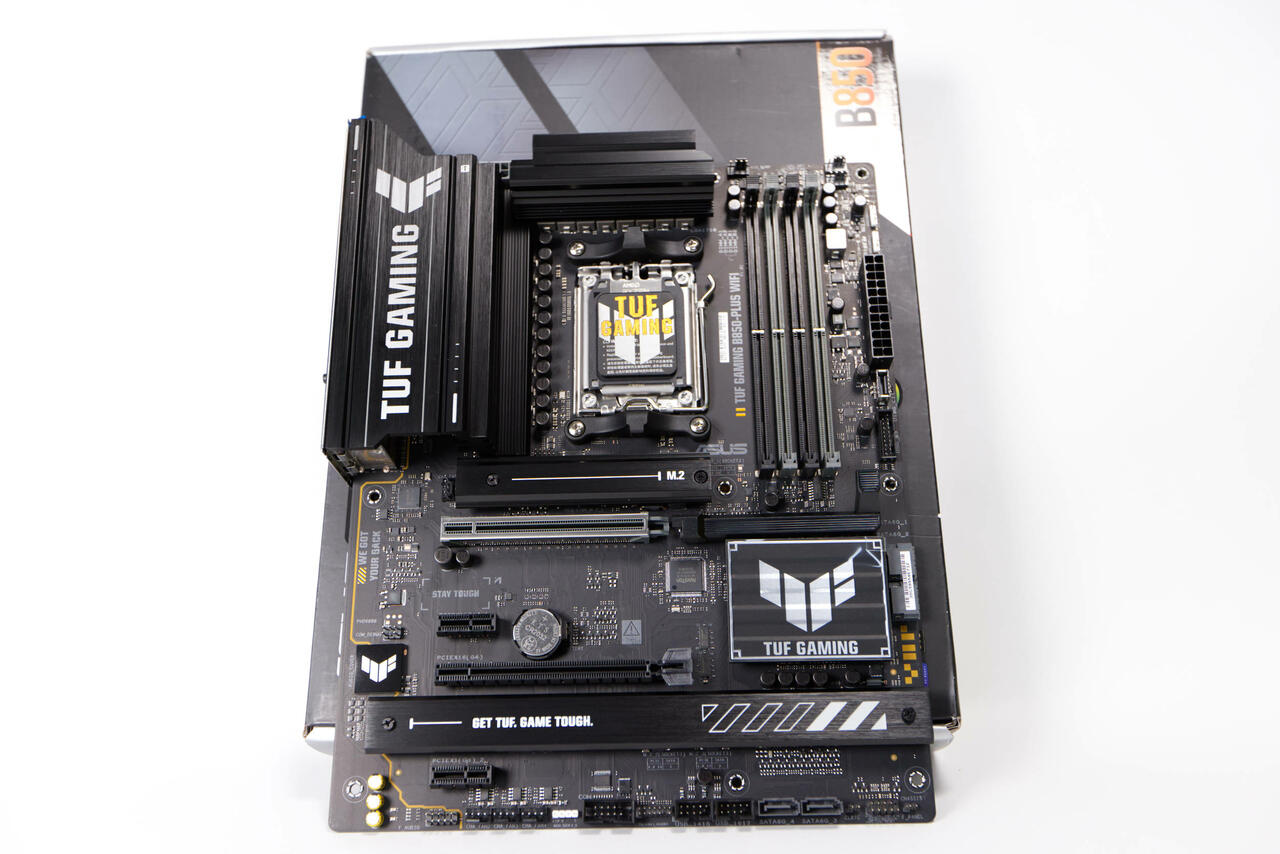 ASUS TUF GAMING B850 PLUS WIFI Test Review  Bild © PCMasters.de