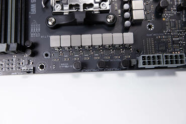 ASUS TUF GAMING B850 PLUS WIFI Spannungsandler 2