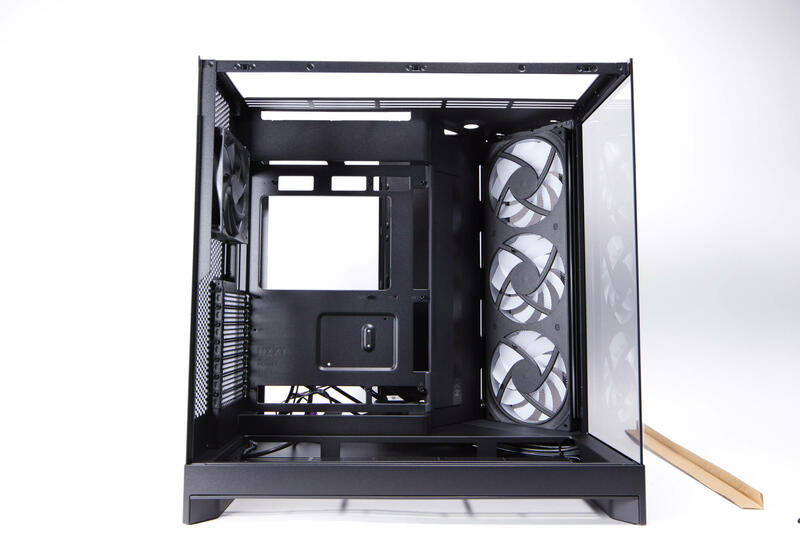 NZXT H9 Flow RGB Gehäuse offen