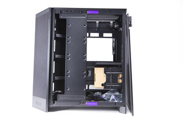 NZXT H9 Flow RGB rechte Seite offen NZXT H9 Flow RGB rechte Seite offen