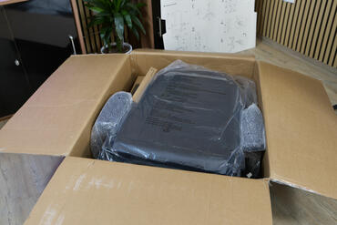 DXRacer Martian Pro XL Stuhl verpackt