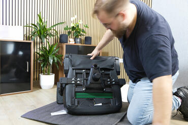 DXRacer Martian Pro XL Sitzmechanik anbauen