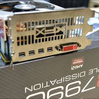 XFX HD 7990 Triple Dissipation - Anschlüsse