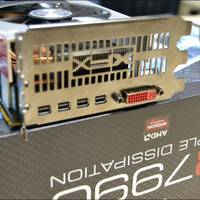 XFX HD 7990 Triple Dissipation - Anschlüsse