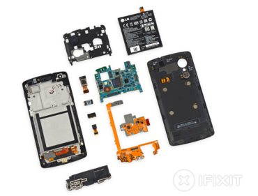 iFixit zeigt Nexus 5-Teardown: Smartphone ist leicht reparierbar 